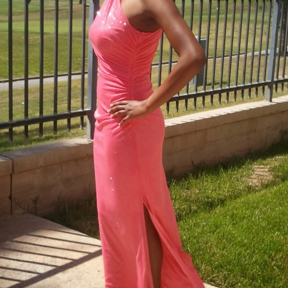 One shoulder gown - Picture 5 of 6